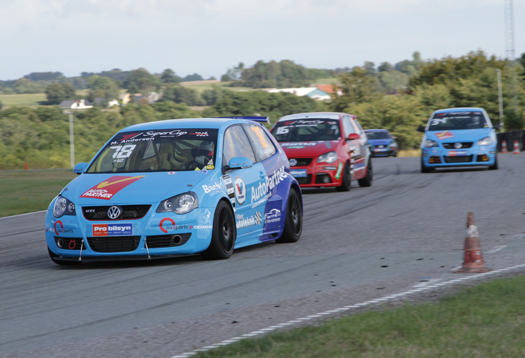 Der var kamp om første pladsen
(Foto: Motorsporten.dk)